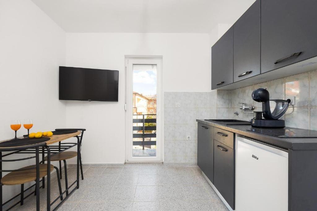 מדולין Apartmani Suhi Brod מראה חיצוני תמונה